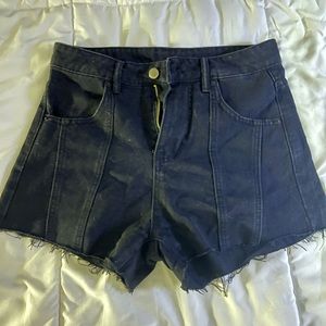 Black shorts size small.